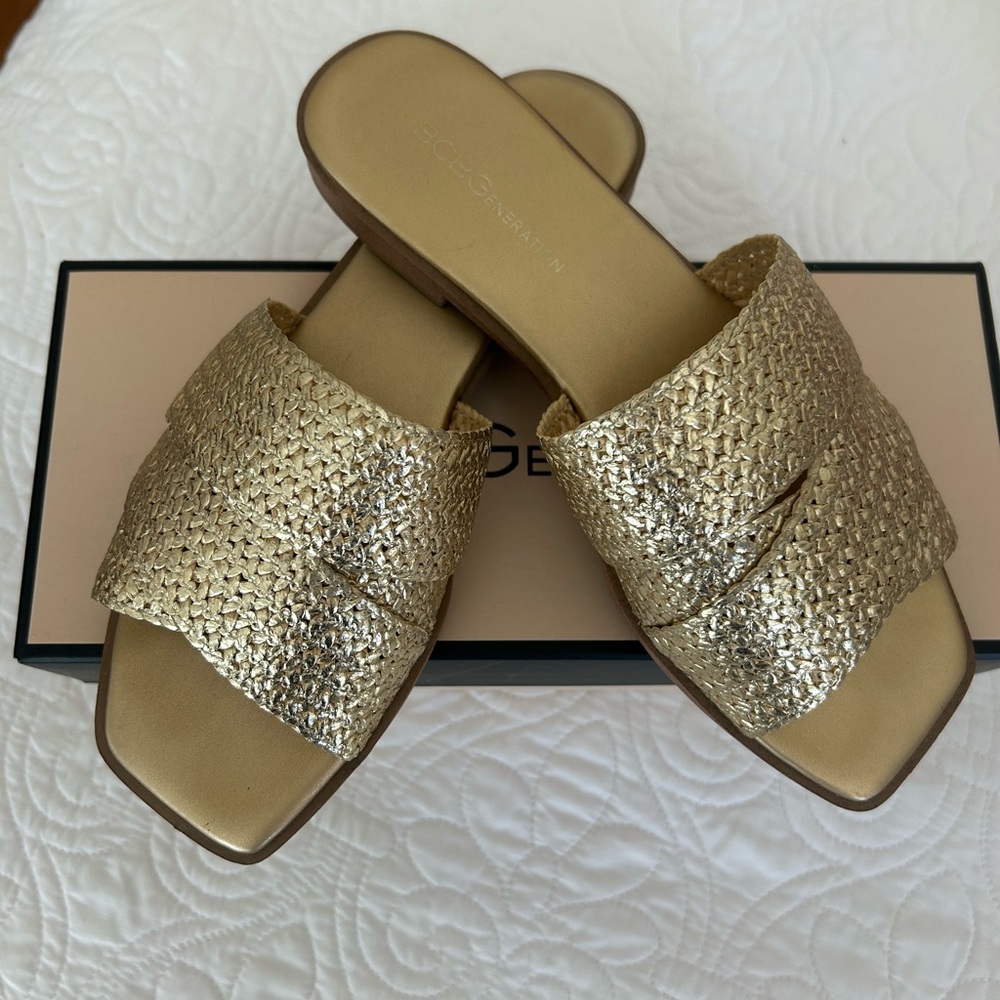 BCBGeneration Women's Lileen Slip-On Woven Raffia Flat Sandals 8